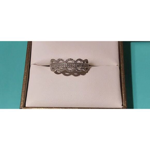 New .20 Carat Genuine Diamond Scalloped Edge Design Bridal or Right Hand Ring #8 - Picture 1 of 4